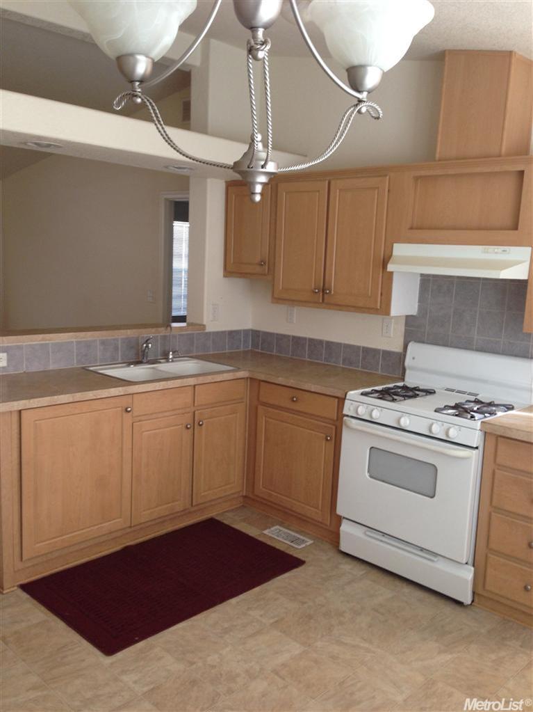 308 Baker St, Winters, CA 95694 photo 3
