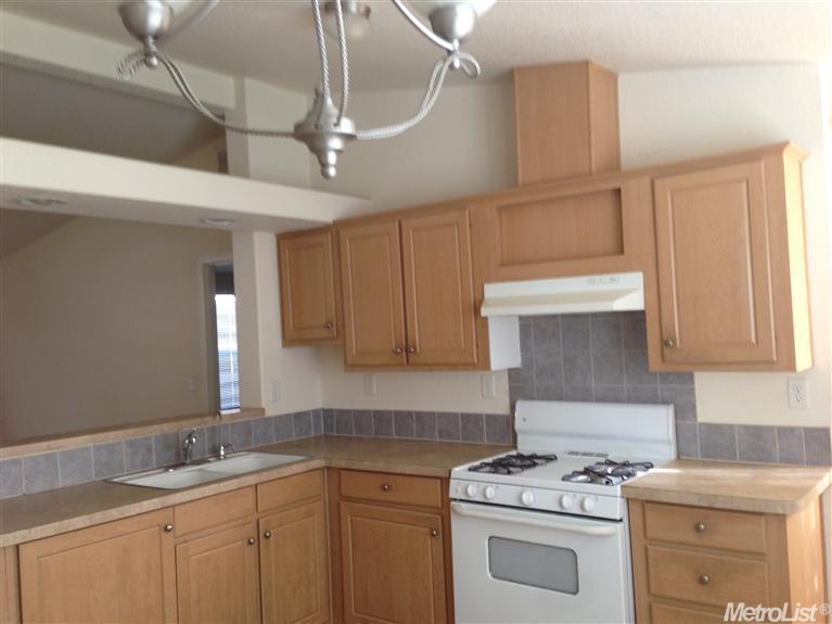 308 Baker St, Winters, CA 95694 photo 2