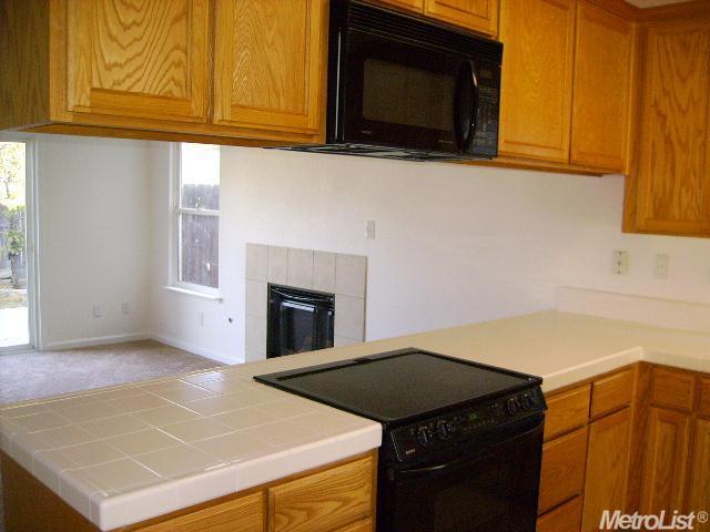281 Eagleglen Ave, Turlock, CA 95380 photo 4