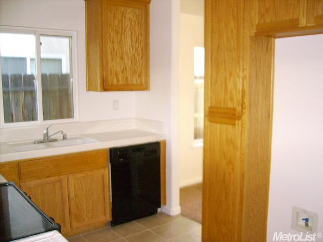 281 Eagleglen Ave, Turlock, CA 95380 photo 5