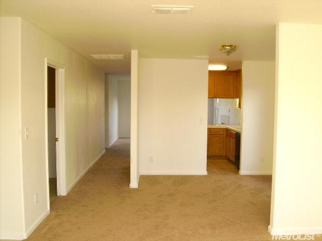 281 Eagleglen Ave, Turlock, CA 95380 photo 10