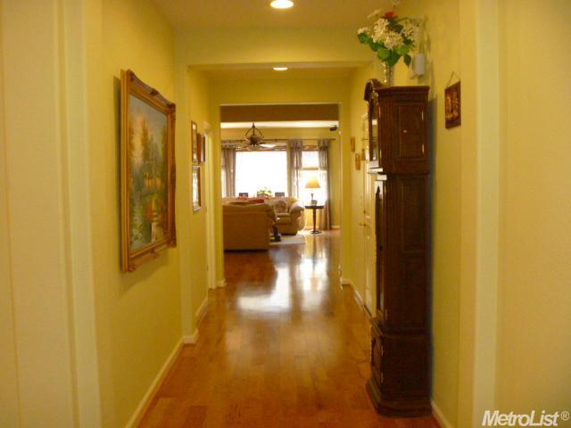 1420 Phlox Dr, Patterson, CA 95363 photo 2