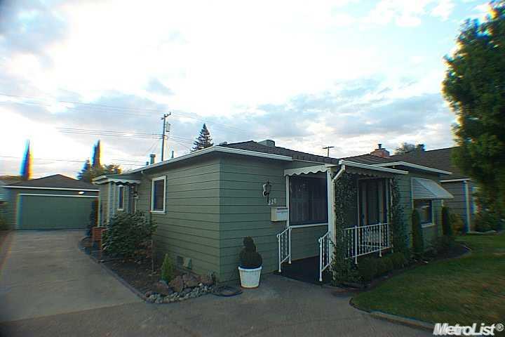 220 S Ham Ln, Lodi, CA 95242 photo 1