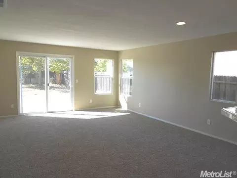 4424 Aubergine Way, Mather, CA 95655 photo 4