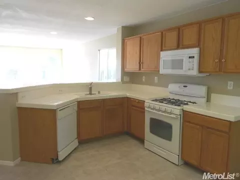 4424 Aubergine Way, Mather, CA 95655 photo 2