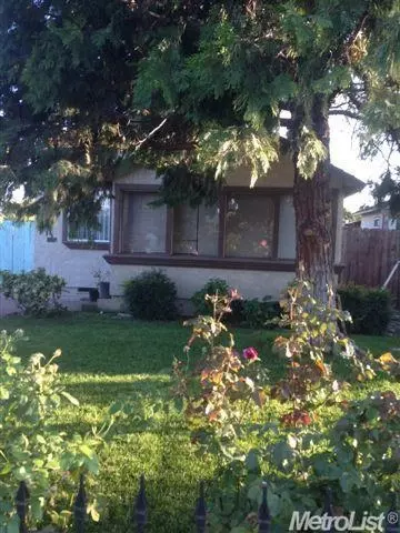 230 Cherry St, Lodi, CA 95240 photo 1