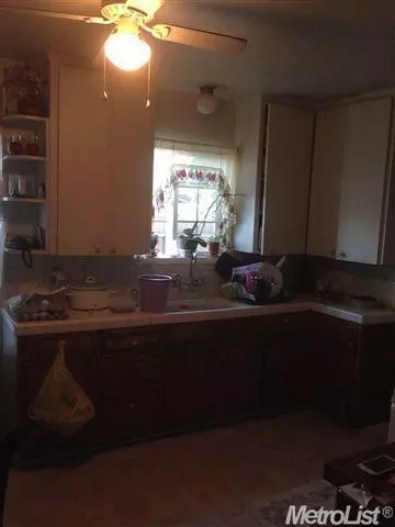 230 Cherry St, Lodi, CA 95240 photo 2