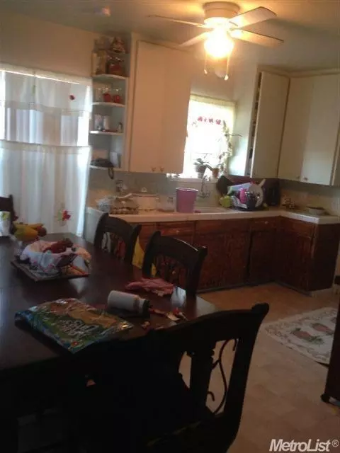 230 Cherry St, Lodi, CA 95240 photo 4