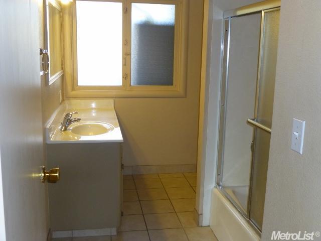 519 Coronado Way, Modesto, CA 95350 photo 7