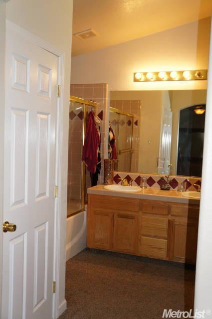 2037 Solothurn Way, Manteca, CA 95337 photo 11