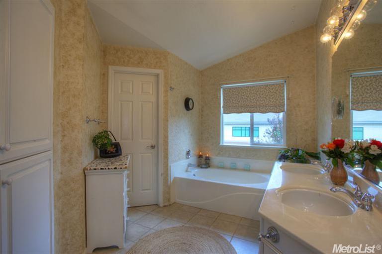 369 Coventry Cir, Folsom, CA 95630 photo 22