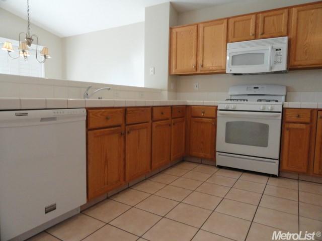 1167 Cherry Oak Ln, Manteca, CA 95336 photo 4