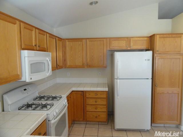 1167 Cherry Oak Ln, Manteca, CA 95336 photo 3