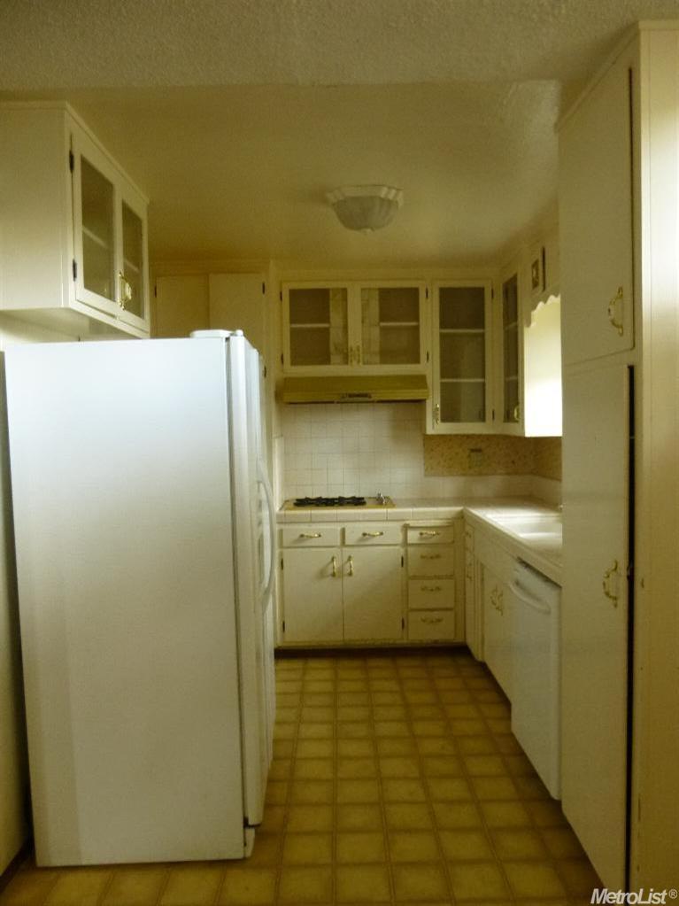 1836 Milpas Ln, Modesto, CA 95355 photo 5