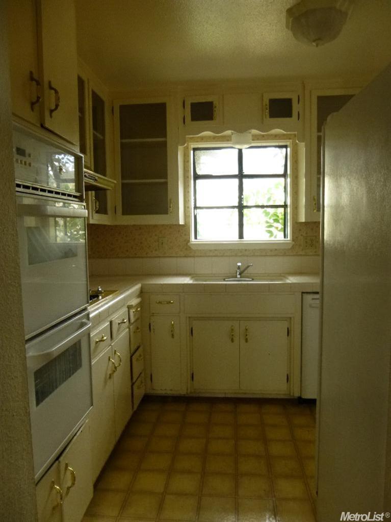 1836 Milpas Ln, Modesto, CA 95355 photo 6