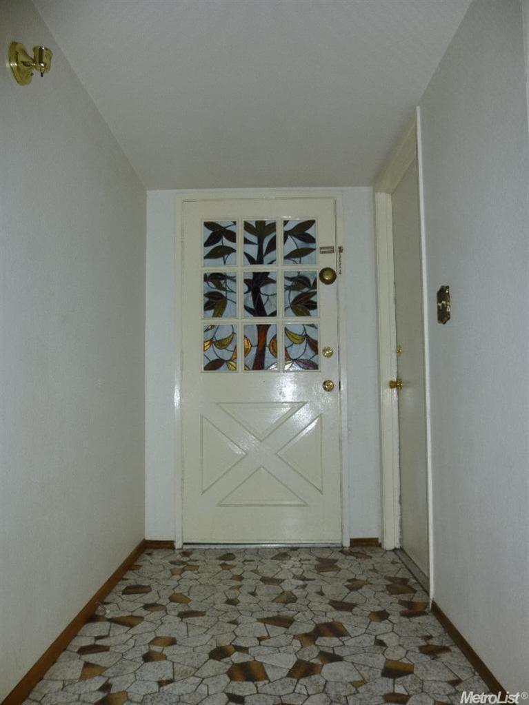 1836 Milpas Ln, Modesto, CA 95355 photo 3