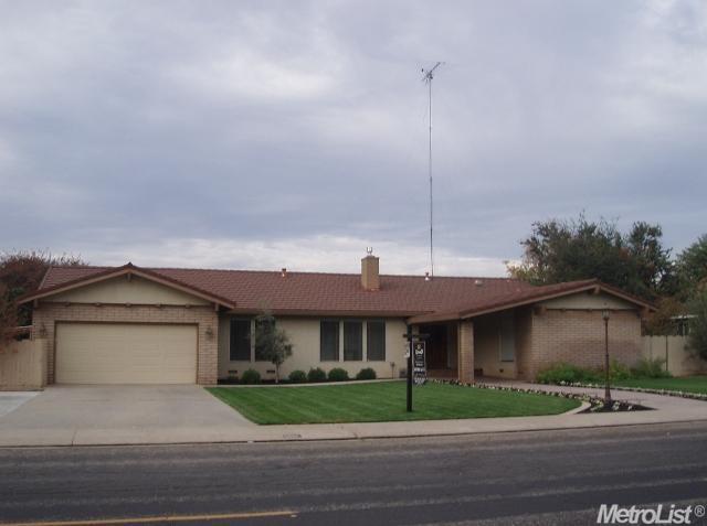 5519 Chenault Dr, Modesto, CA 95356 photo 1