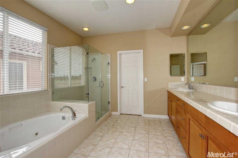 3729 Gresham Ln, Sacramento, CA 95835 photo 15