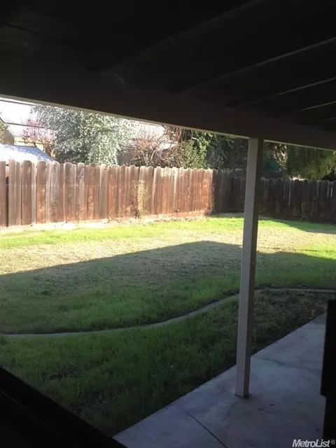 617 Violet St, Modesto, CA 95356 photo 4