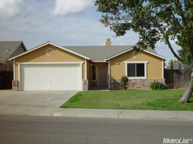 1906 Truman Dr, Chowchilla, CA 93610 photo 1