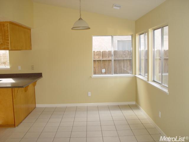 1906 Truman Dr, Chowchilla, CA 93610 photo 3