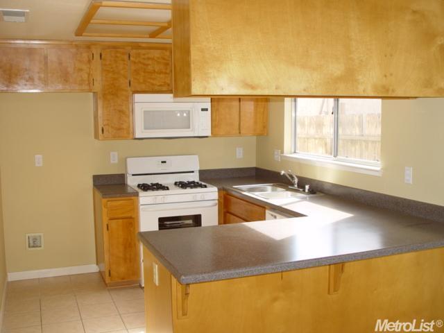 1906 Truman Dr, Chowchilla, CA 93610 photo 2