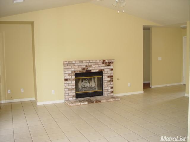 1906 Truman Dr, Chowchilla, CA 93610 photo 4