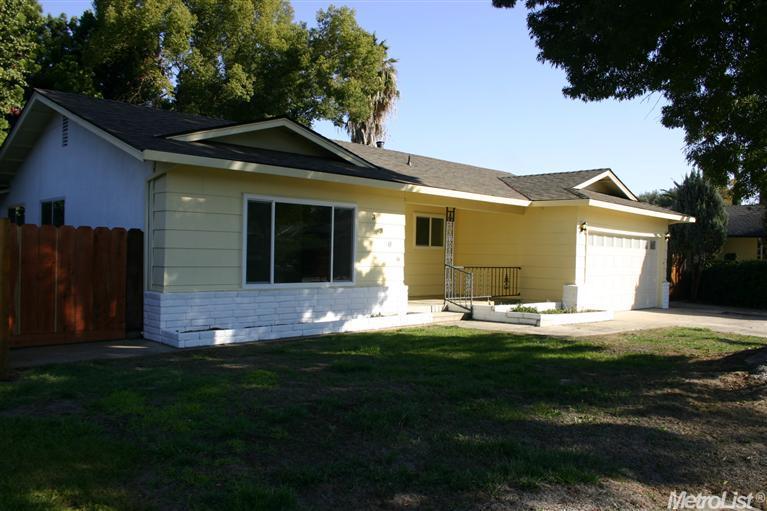 3309 Swallow Dr, Modesto, CA 95356 photo 2