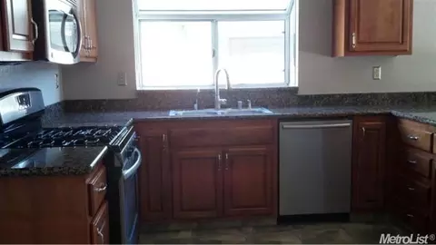 1616 Isaiah Ct, Ceres, CA 95307 photo 2