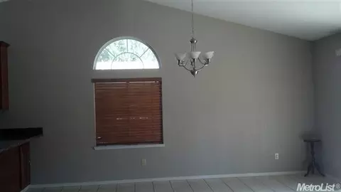 1616 Isaiah Ct, Ceres, CA 95307 photo 6