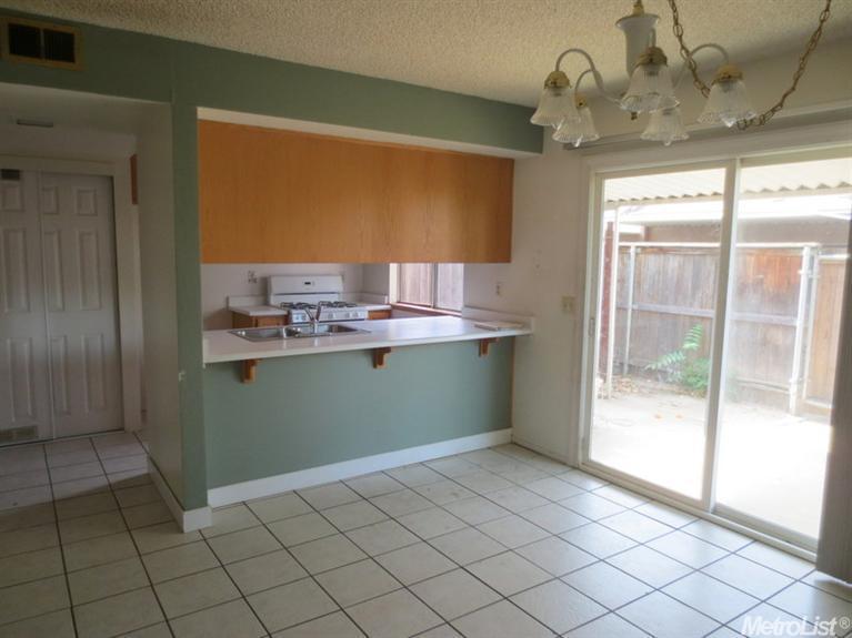 3965 Oak Villa Cir, Carmichael, CA 95608 photo 14