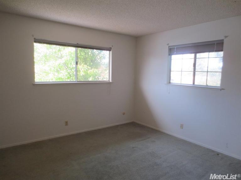 3965 Oak Villa Cir, Carmichael, CA 95608 photo 17