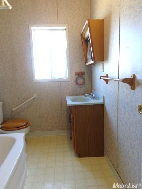 1810 Eureka St, Modesto, CA 95358 photo 13