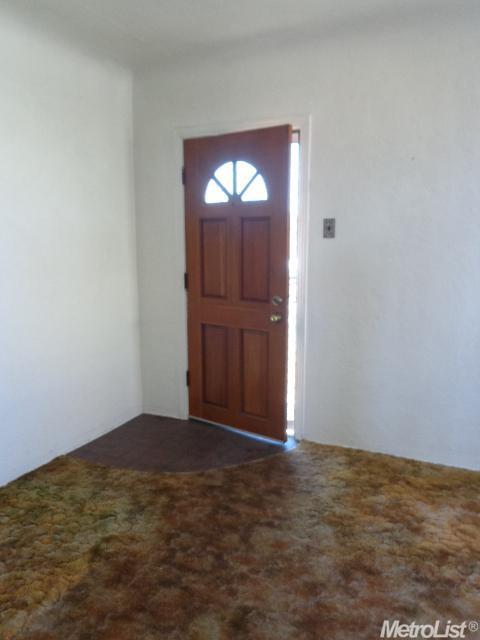 1810 Eureka St, Modesto, CA 95358 photo 2