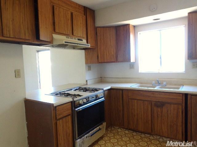 1810 Eureka St, Modesto, CA 95358 photo 6