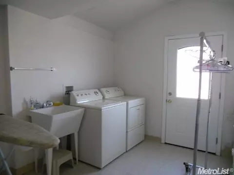 8804 El Verano Ave, Elverta, CA 95626 photo 6