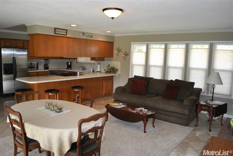3877 Maudray Way, Carmichael, CA 95608 photo 9