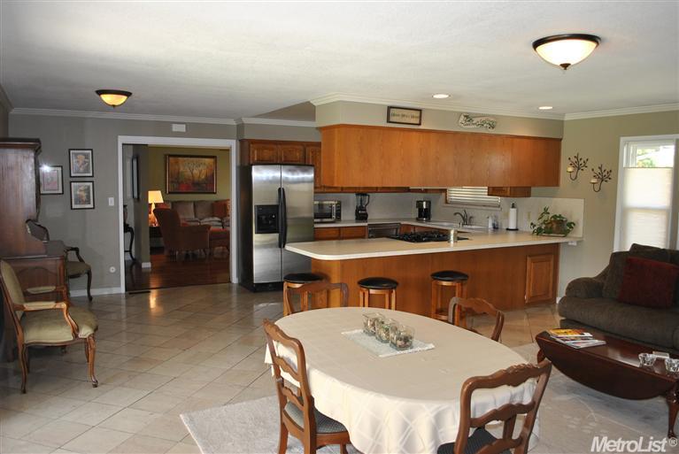 3877 Maudray Way, Carmichael, CA 95608 photo 4