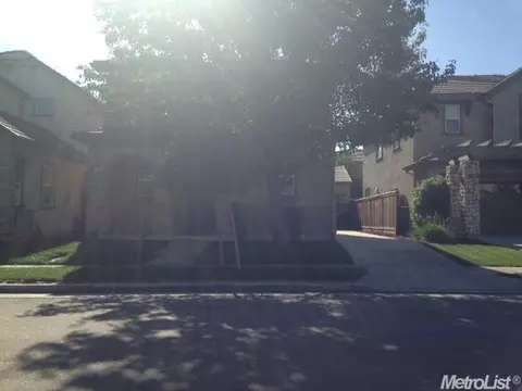 380 Crescent Moon, Lathrop, CA 95330 photo 1