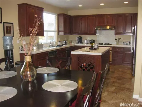 2559 Bennett Ct, Tracy, CA 95377 photo 4