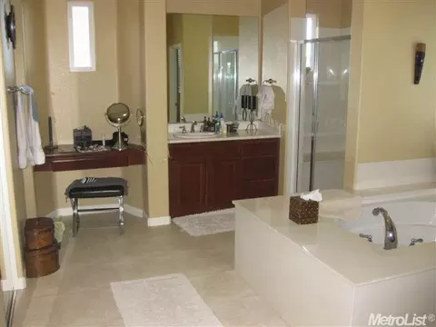 2559 Bennett Ct, Tracy, CA 95377 photo 8