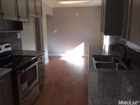 720 E Fairmont Ave, Modesto, CA 95350 photo 5