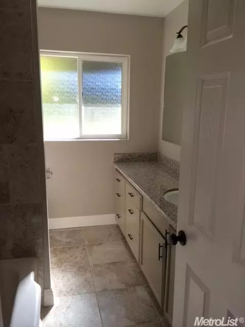 720 E Fairmont Ave, Modesto, CA 95350 photo 7