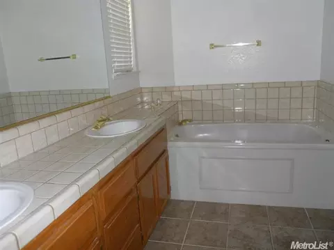 2420 Boston Way, Modesto, CA 95355 photo 4