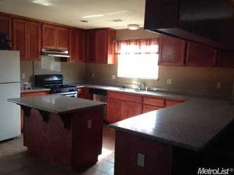3140 Sutton Dr, Riverbank, CA 95367 photo 4