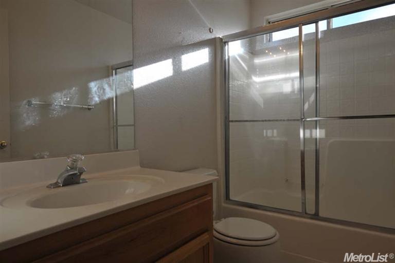 1294 Sunpeak Ln, Tracy, CA 95376 photo 8