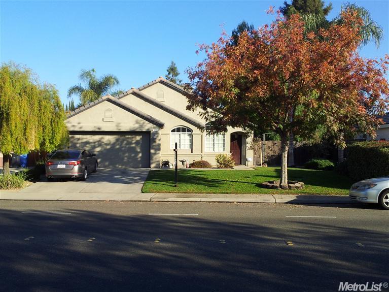 823 E Springer Dr, Turlock, CA 95382 photo 1