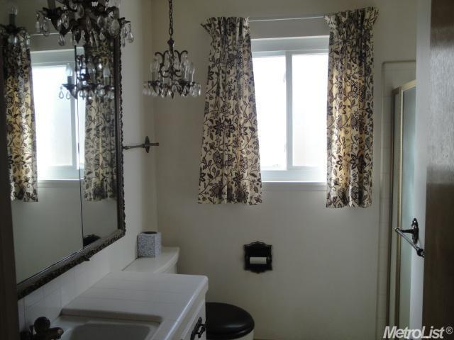 1601 Crestview Dr, Modesto, CA 95355 photo 9