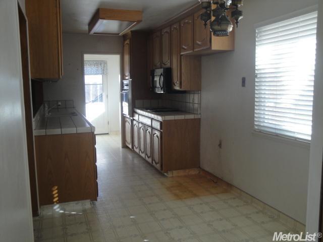 1601 Crestview Dr, Modesto, CA 95355 photo 6