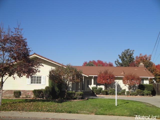 1601 Crestview Dr, Modesto, CA 95355 photo 1